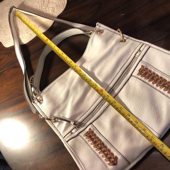 Jessica Simpson pebbled faux leather gold tone logo fittings, deep shoulder bag - Picture 11 of 12